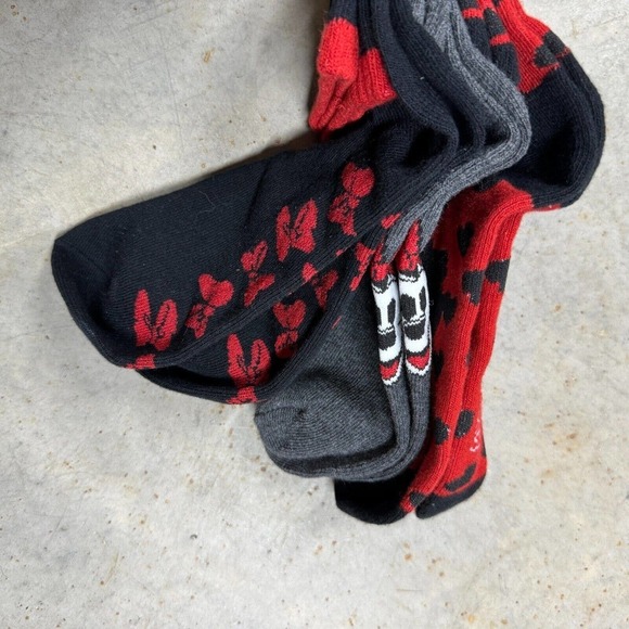 Disney Minnie Mouse 3 Pack Of Socks Womens Size 4-8 Red & Black - Picture 4 of 4